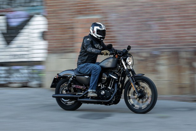 Harley-Davidson Sportster Iron 883 2016