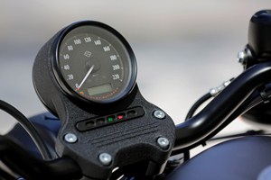 Harley-Davidson Sportster Iron 883 2016 clock