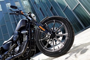 Harley-Davidson Sportster Iron 883 2016 front wheel
